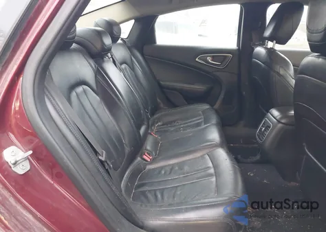 2015 Chrysler 200 C z USA, uszkodzony, nr VIN 1C3CCCCBXFN555783